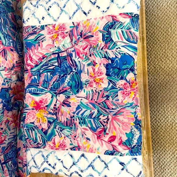 Lily Pulitzer + Pottery Barn queen  Slathouse Soiree Quilt+2 shams - Picture 8 of 10